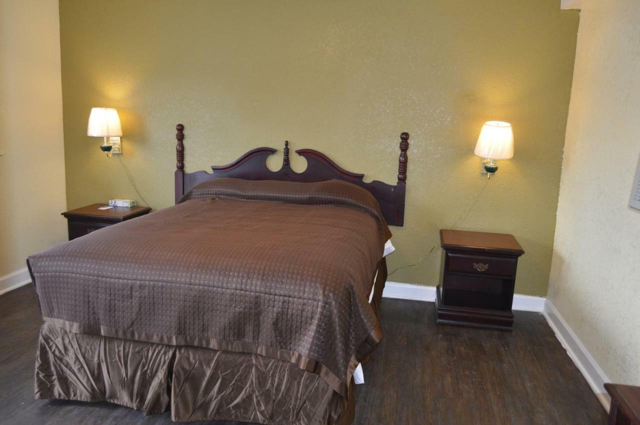Regency Inn Toccoa Exterior photo